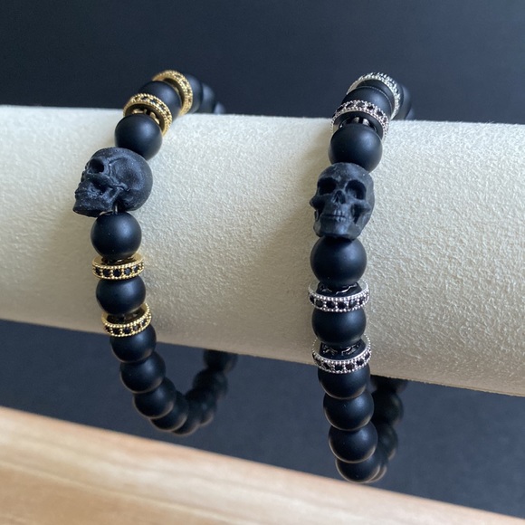 Matte Onyx Black Skull Bracelet with Gold or Silver Accent Beads - Picture 5 of 6
